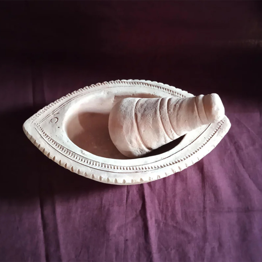 Terracotta Mortar & Pestle Leaf