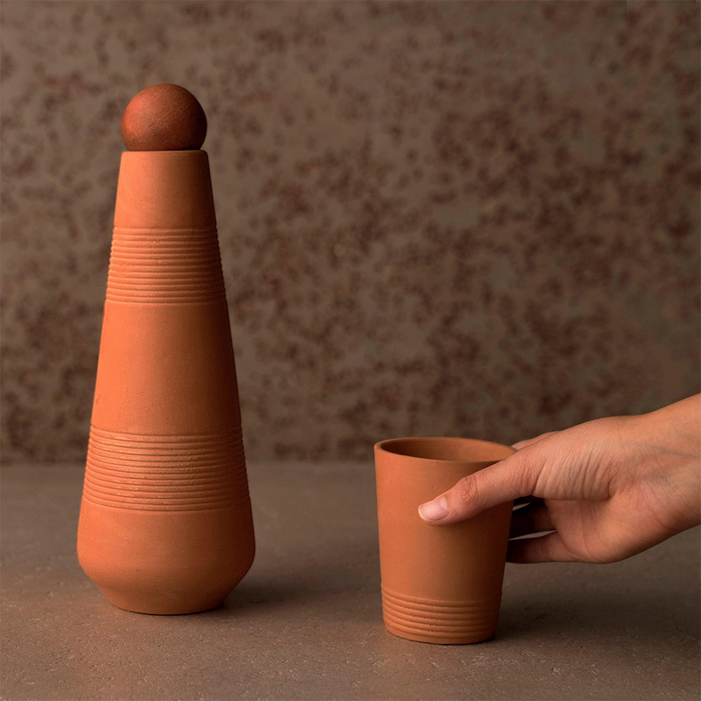 Water Bottle With Sphere Stopper By Ellementry