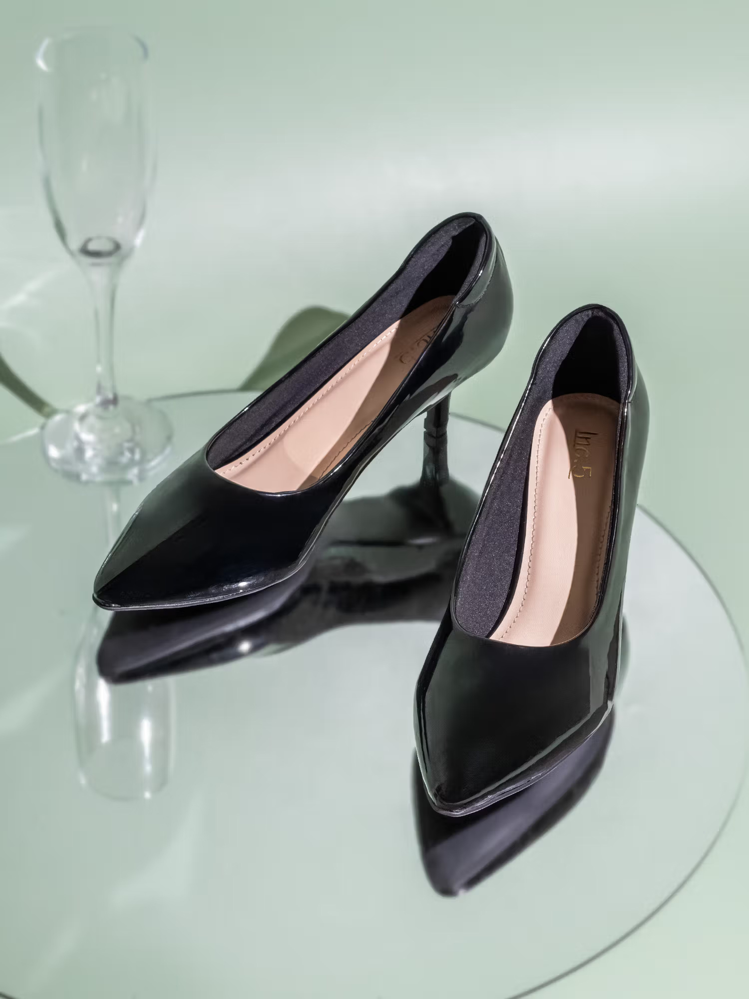 Women Black Casual Pointed Toe Heeled Pumps (EURO 35)