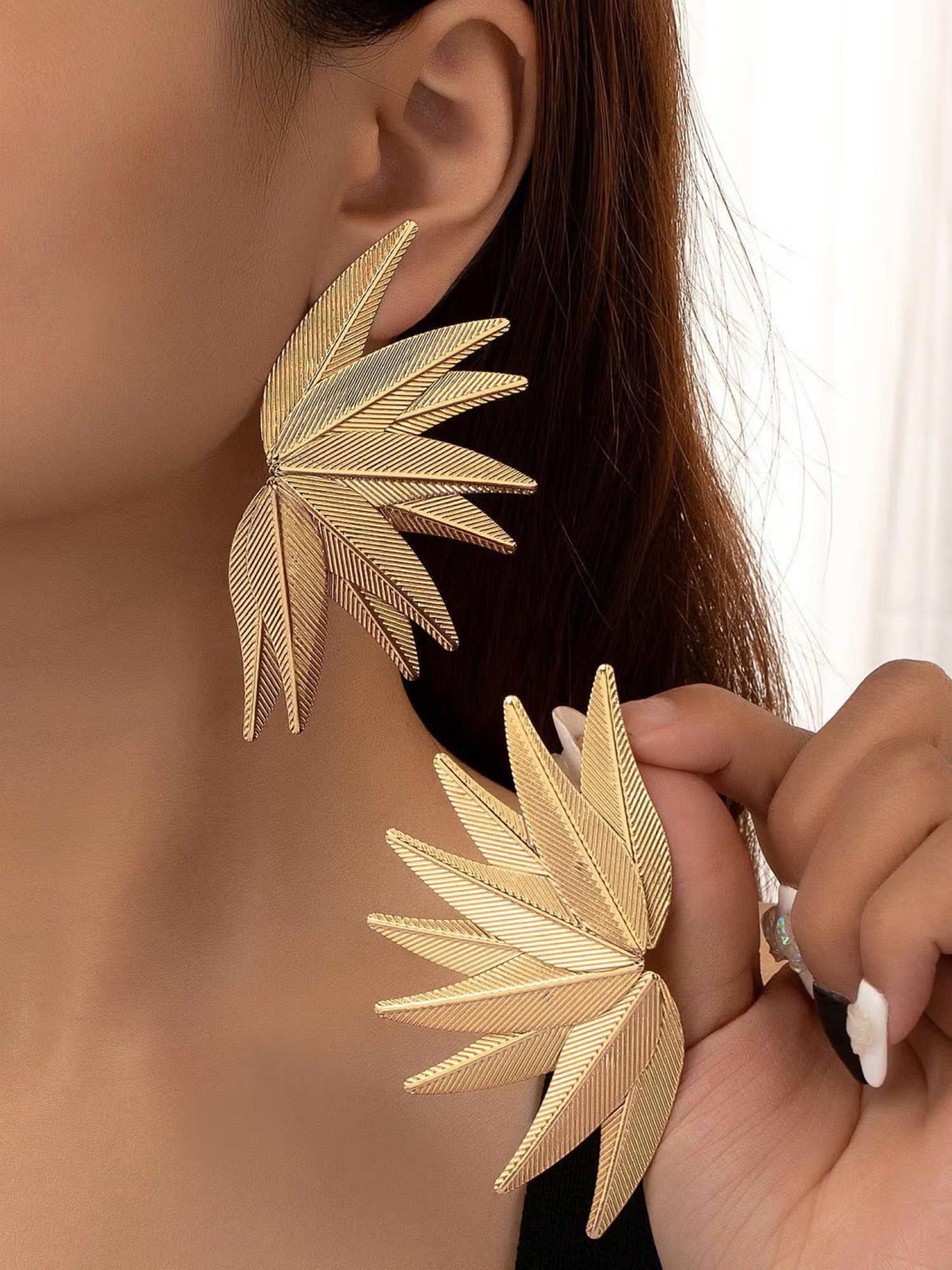 OOMPH Gold Tone Retro Style Petal Leaf Fashion Party-Wear Large Drop Earring