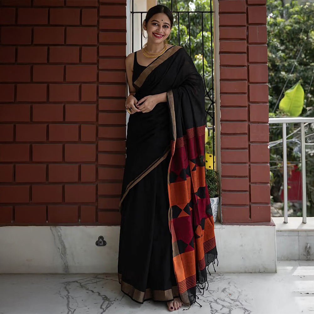 Anjaneya Sarees Black Woven Designer Cotton Silk Kanjivaram Saree with Unstitched Blouse