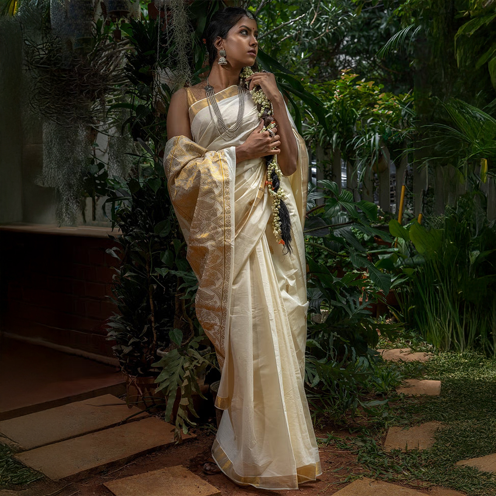 Teejh Anjila White and Gold Kerala Cotton Kasavu Saree with Unstitched Blouse