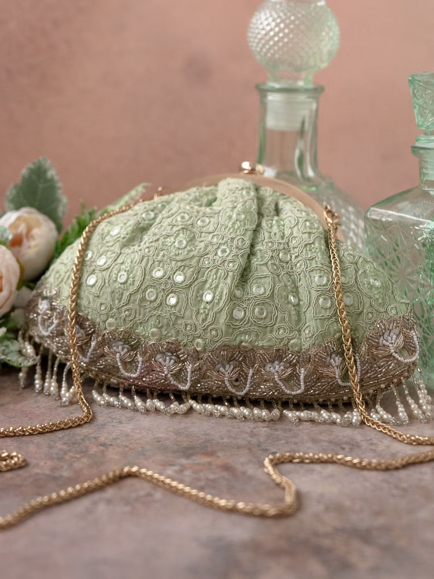 AMYRA Monroe Vintage Clutch - Pastel Green