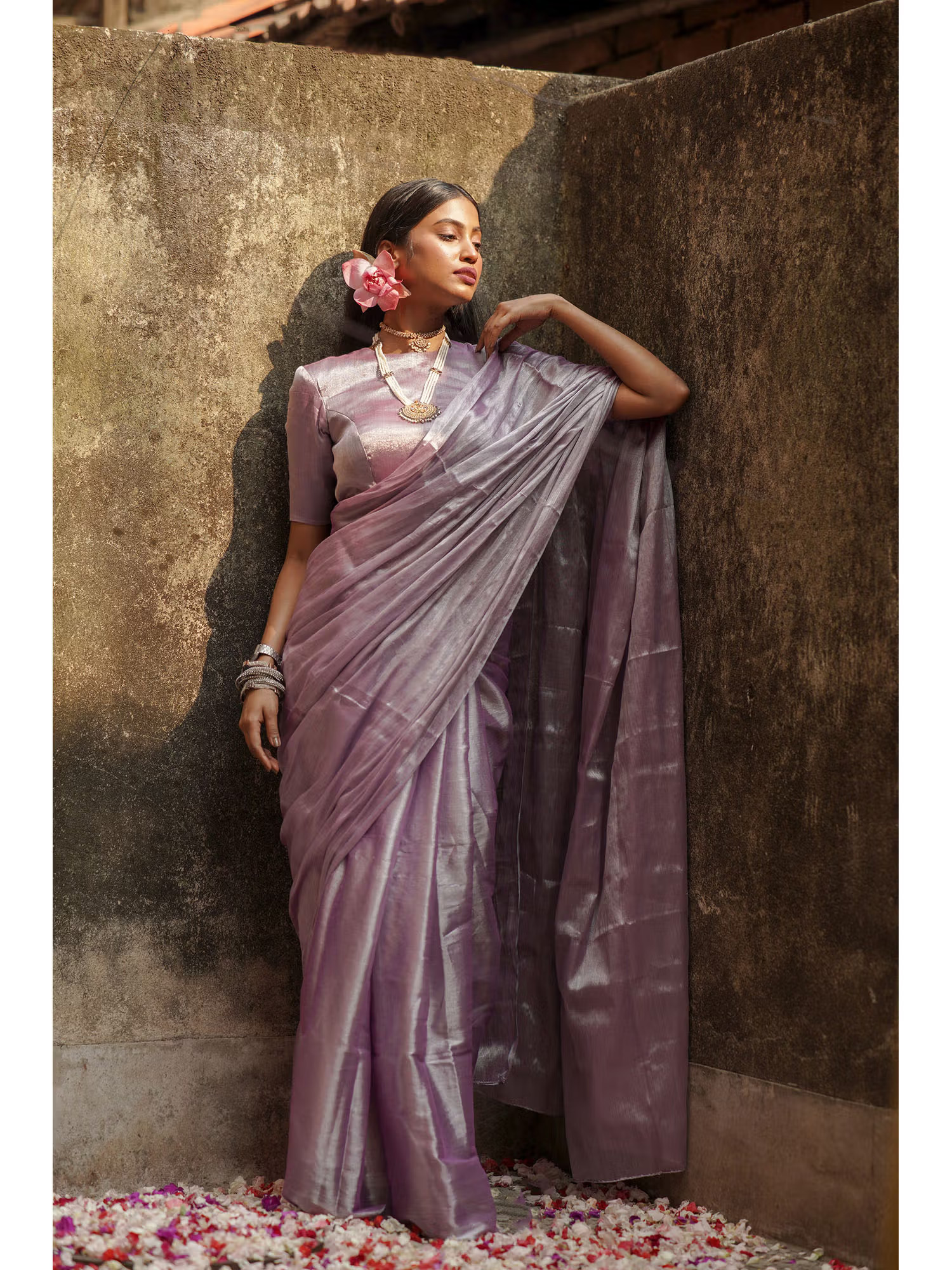Huts and Looms Lavender Lilly Tissue Saree without Blouse