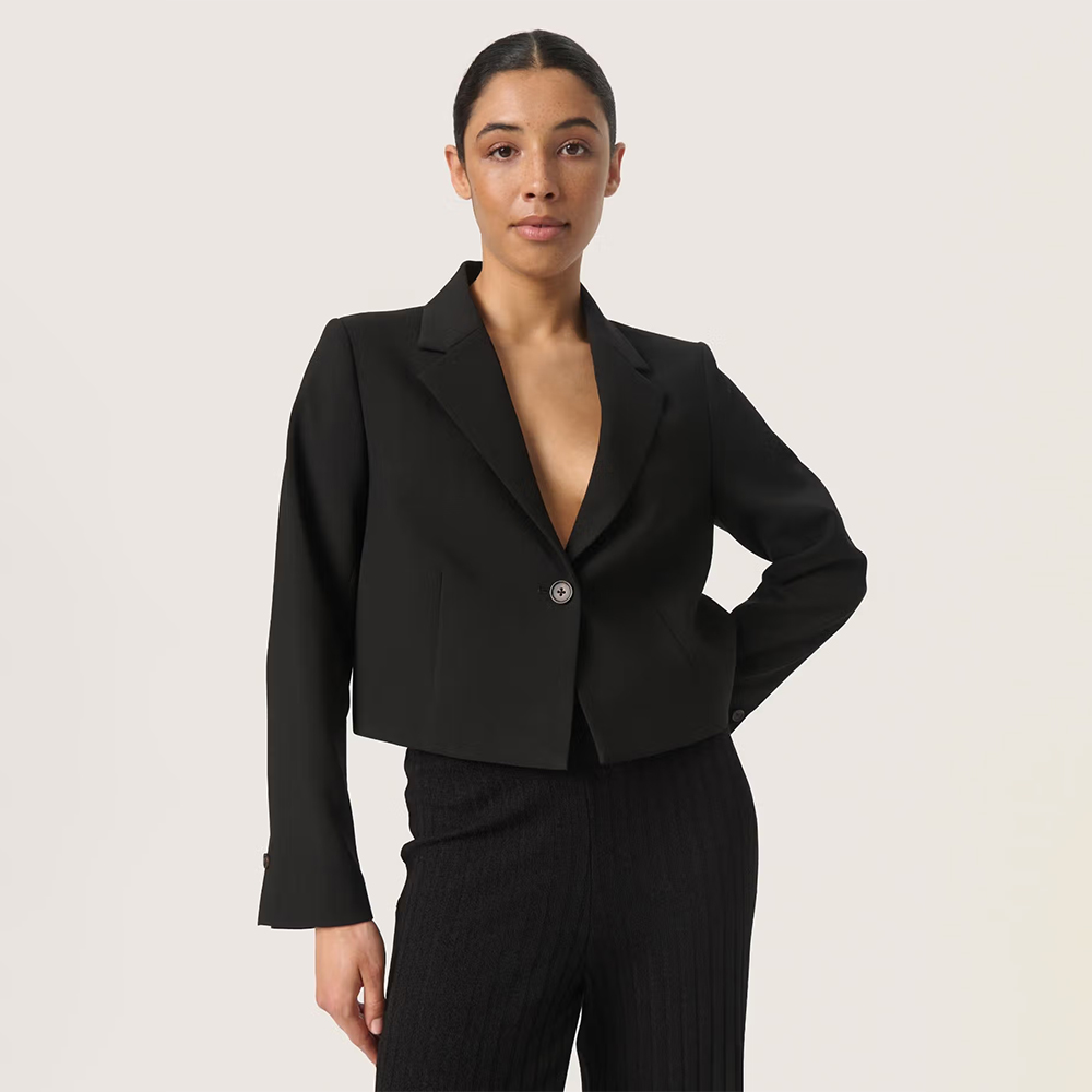 Soaked Slcorinne Cropped Blazer - Black