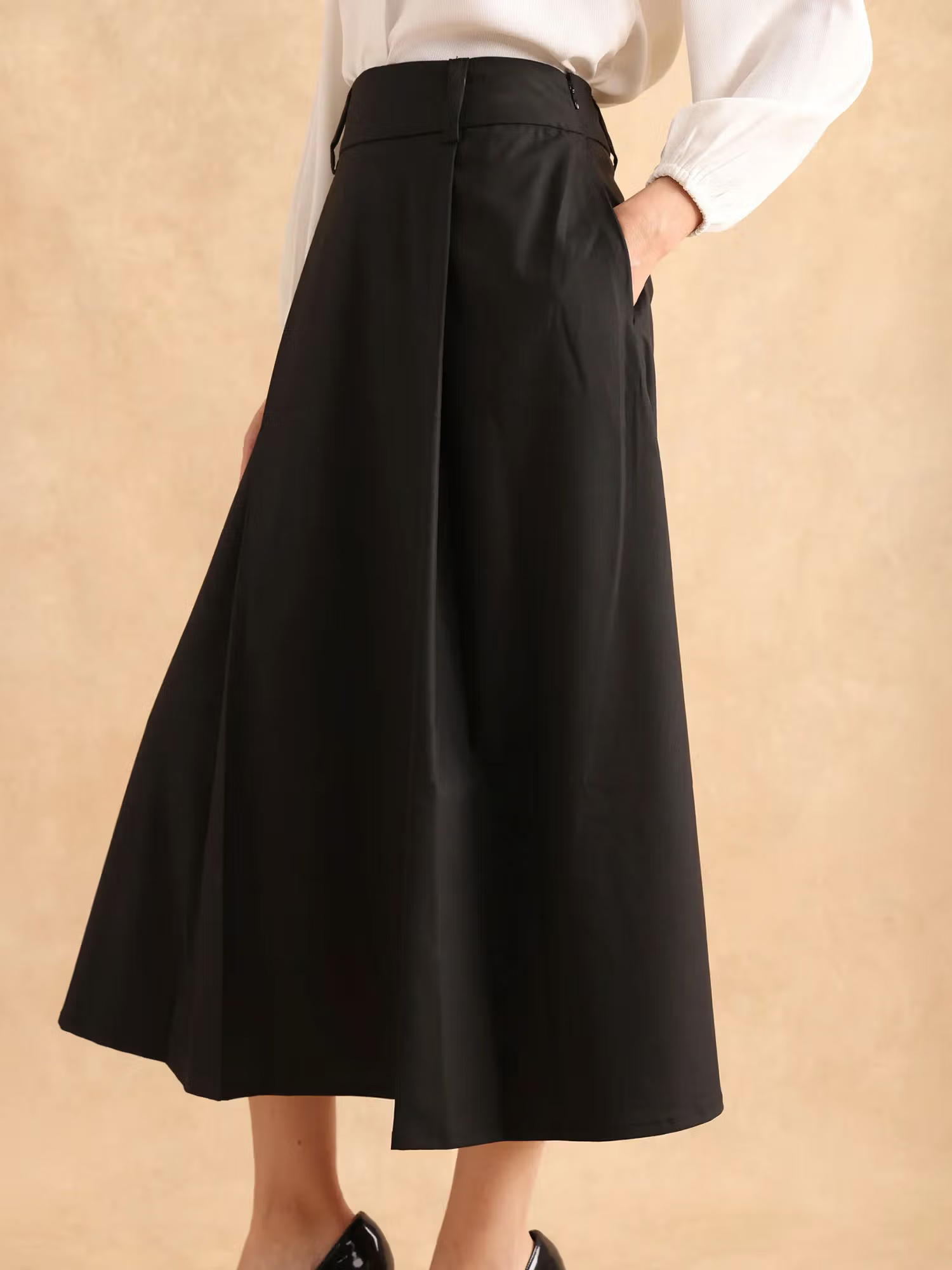 RAREISM Noblopa Primary Black A-Line Midi Skirt
