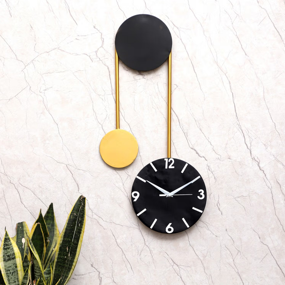 Hanging Ring Black & Gold Wall Clock